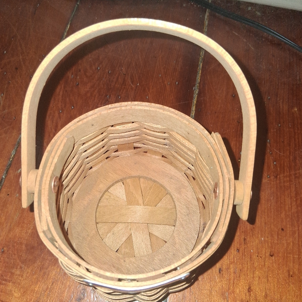 *bogo* Longaberger Brown Woven Basket with Handle - Picture 5 of 6